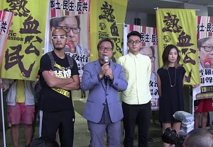 黃毓民向梁振英擲玻璃杯普通襲擊罪成