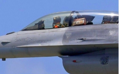 台灣空軍將麻糬手信帶上F-16戰機惹批評