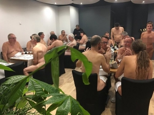 天體者也不喜歡光脫脫吃飯巴黎裸體餐廳執笠