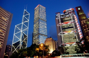 星洲爬頭 港跌出金融中心三甲