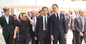 法律界再發起黑衣遊行抗議律政司作政治檢控