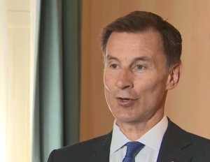 英外相侯俊偉呼籲港方了解立法會事件的根源