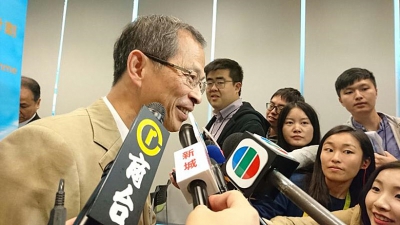 雙曾頻遇「暗箭」曾鈺成澄清無見到「紅燈」