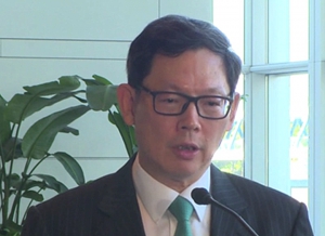陳德霖：須小心管控風險