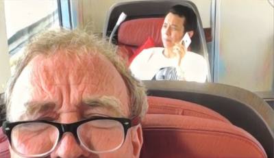 嫌後座講電話太大聲？英主持人拍「唇語」影片抗議