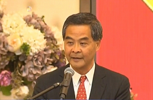 無綫新聞指當局不檢控梁振英律政司忙否認
