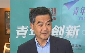 梁振英發律師信指《蘋果》圖阻礙他競選連任