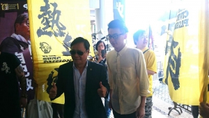 立法會掟杯案黃毓民反對新聞片呈堂