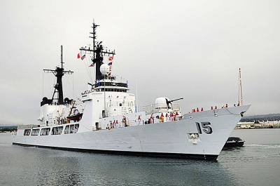 菲律賓海軍旗艦「皮勒號」在南海半月暗沙擱淺