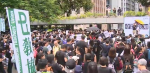 教協冒雨遊行表達教師的良知及關心下一代