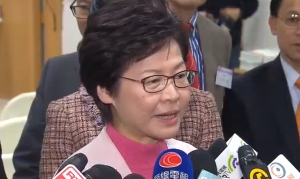 林鄭月娥手執逾三百票押後下周才提交