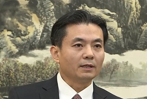 港澳辦第三次記者會楊光譴責完暴徒後便結束