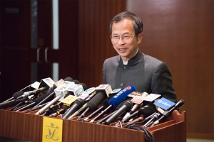 曾鈺成出燈謎 涉特首選舉