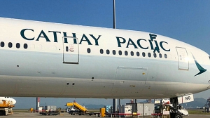 國泰航空連機身公司招牌都搞錯