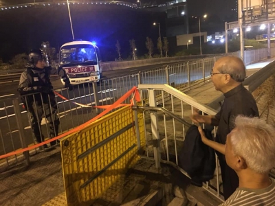 輔理主教夏志誠到理大斡旋遭警恐嚇會告暴動罪