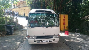 入境處人員定慧寺帶走兩人調查