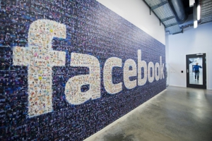 FB Google齊進攻人工智能