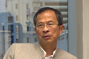 曾鈺成：宣誓無效即失議員資格說法荒謬