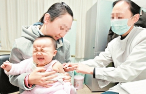 內地幼童來港接種疫苗成風憂鬧疫苗荒