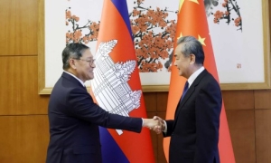 王毅會見柬埔寨副相﹕願聯合打擊網賭電詐