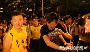 示威變內鬥 社民連被指毆打學生
