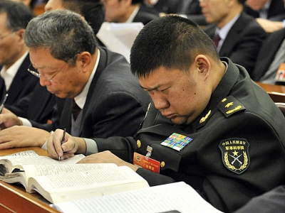 毛澤東嫡孫毛新宇被「踢出」十九大軍方黨代表名單