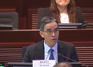 港鐵提供「縮骨」票價優惠被罵選錯對象致歉