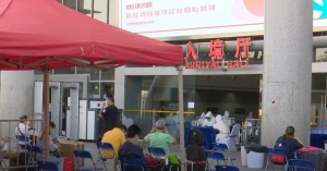 斥有人「阻住地球轉」梁振英：將通關簡單事情複雜化
