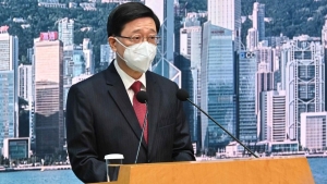 李家超﹕市民應盡早完成三劑疫苗接種