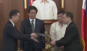 安倍晉三訪菲施銀彈政策望增南海影響力
