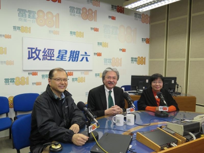 曾俊華：紅燈綠燈當睇娛樂新聞
