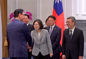 蔡英文雙十節講話保證不升高對抗不屈從退讓