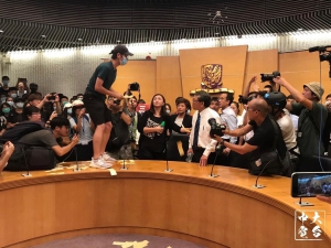 中大學生集會要求校長段崇智關注被捕同學