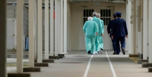 日本長者犯罪率上升：「老人變壞」定「壞人變老」？