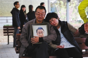西安大學生魏則西病逝揭醫療界黑幕