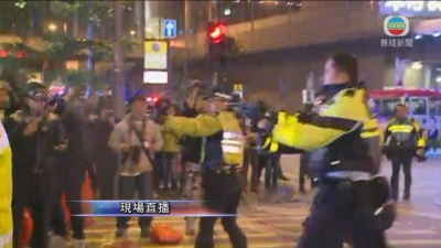 【事件經過】旺角趕小販釀大衝突 警鳴槍兩響