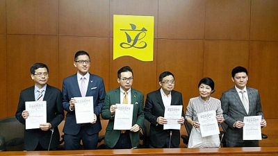 立法會28名議員已聯署啟動彈劾梁振英