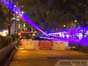 【投稿】雷東安：正確認識雷射筆危險性 雷射護目鏡有用嗎？
