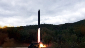 【軍事博評】William﹕朝鮮新中程彈曝光 固燃洲際導彈邁進一步？