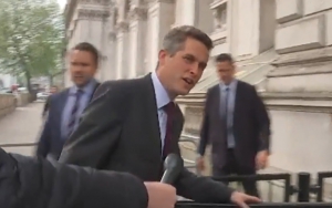 英國防大臣因華為參與5G建設消息外洩遭炒魷