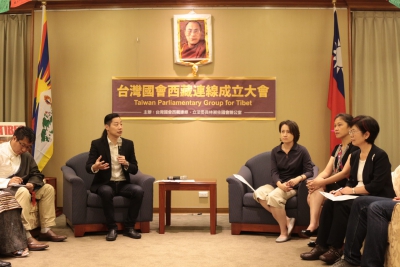 台灣「惹火」立委林昶佐被港府拒入境