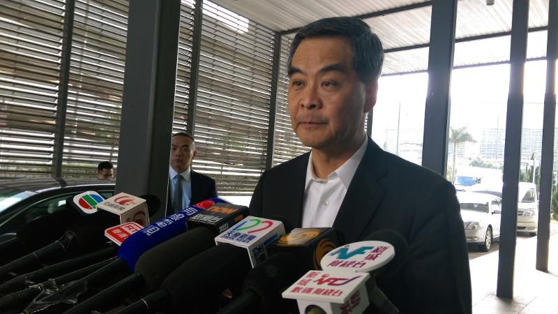 梁振英：必定跟進李波事件