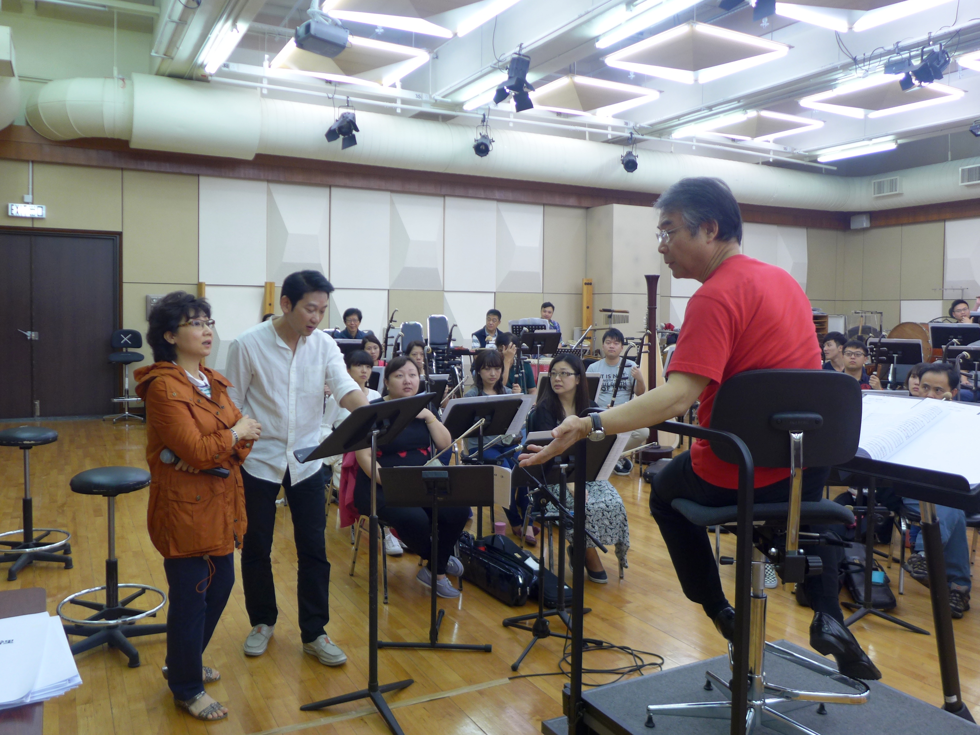 張德蘭_楊立門_閻惠昌正在調整演出細節