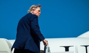 美媒﹕特朗普對伊朗採「低調」態度 傾向經濟施壓而非軍事