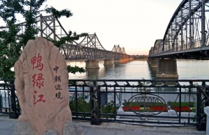 10萬解放軍部署中朝邊境嚴防金正恩「發癲」