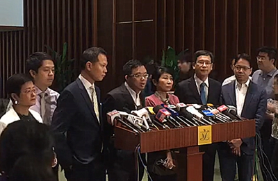 民主派會議決定向周浩鼎提彈劾及譴責動議