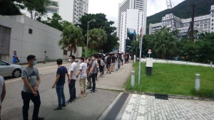 港大醫學院學生組人鏈促政府回應示威者訴求