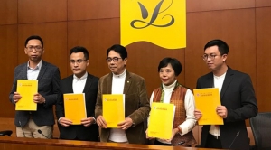財政預算案出爐立法會議員「彈多讚少」