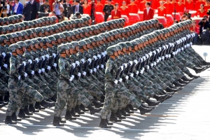 梁振英率團觀閱兵 曾蔭權隨團出席