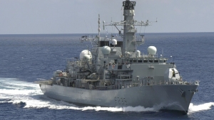 英航母打擊群護衛艦穿越台海往越南訪問